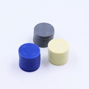 Jetons de jeu amusants en plastique, conception personnalisée OEM, vente en gros, grandes, moyennes et petites tailles, colorés, en vrac, pour enfants - Product Image 1