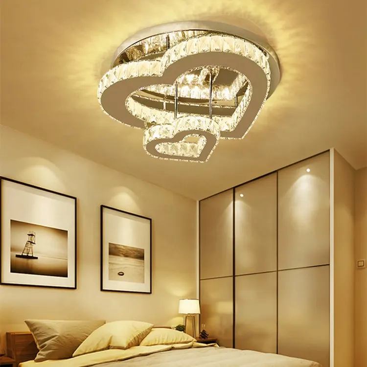 Yeni dekoratif Nordic kalp şeklinde kapalı ev çağdaş modern temizle lüks led kristal tavan lambası