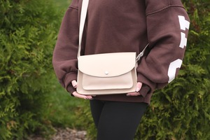 Hot Sale Women Leather Shoulder <b>Bag</b> with Spacious Compartments for <b>Work</b> Shopping and Everyday Carry Available For Sale - Product Image 6