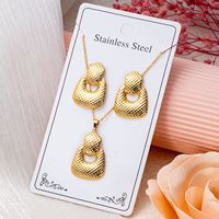 CUMAI Ensemble de bijoux plaqué or 18 carats en acier inoxydable, collier et boucles d'oreilles multi-formes, accessoires de mode décontractés pour femmes, vente en gros