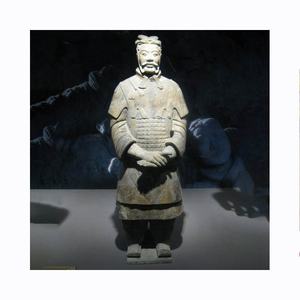 Statua in Pietra di Soldato con Caratteri Cinesi Antichi, Scultura a Grandezza Naturale dei Guerrieri di <span class=keywords><strong>Terracotta</strong></span> in Vendita - Product Image 2