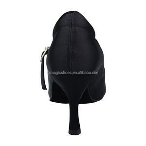 Scarpe da ballo Wedopus chiuse raso nero tacco sottile 7.5CM personalizzato - Product Image 3