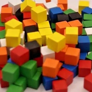 Neues Brett-Spiel Würfel. Versand deine gesamte Bestellung von mehrfarbigen Bausteinen