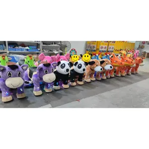 Fabrikgroßhandel Unisex Plüsch-Vierrad-Reiten Spielzeugtiere elektrische Akkusbetriebene Löwen-Pferde Karneval Reiten inspiriert von Anime