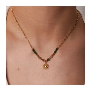 Collar de Moda Estilo Bohemio con Cuentas y Piedras Naturales, Cadena con Colgante de Sol en Acero Inoxidable Chapado en Oro de 18K - Product Image 1