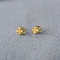 Anting-anting klasik berlubang cahaya lintas batas mewah Niche High-end indah dan kompak kuningan persegi anting-anting manset