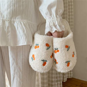 Chaussons d'intérieur antidérapants pour femmes, chaussures plates d'hiver, mignons, en coton, chauds, en peluche, fruits, cerises, pantoufles pour femmes - Product Image 5