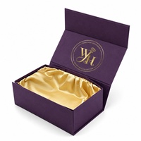 Boîte rigide magnétique Deep Purple One Piece avec logo en feuille d'or et rembourrage intérieur en soie pour l'emballage de bijoux de luxe