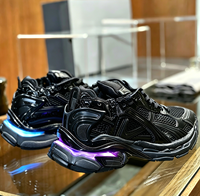 Nouvelles baskets de sport décontractées de luxe 2026 à LED, en maille respirante, à lacets, avec semelle intermédiaire en EVA de haute qualité et semelle extérieure en caoutchouc toutes saisons