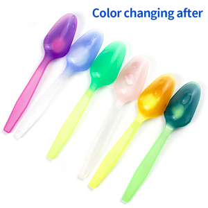 <span class=keywords><strong>Cuillère</strong></span> à glace <span class=keywords><strong>magique</strong></span> écologique à changement de couleur avec logo personnalisé - Product Image 5