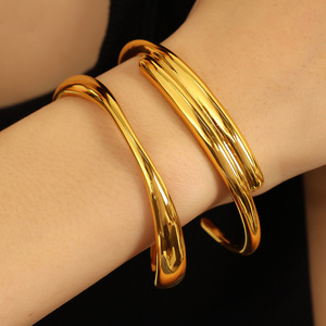 Bracelet ouvert de style européen américain plaqué or 18 carats, design géométrique, bijoux pour femmes - Product Image 4