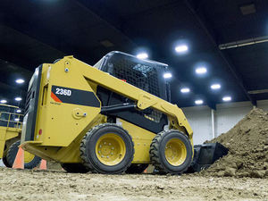 Mini <span class=keywords><strong>Skid</strong></span> Steer <span class=keywords><strong>Loader</strong></span> 236D 3Ton konstruksi jalan kota Rusia - Product Image 2