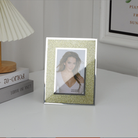 Cadre photo en cristal vertical et horizontal en gros d'usine pour l'affichage sur table, transparent, 4x6 5x7 pouces, cadre en verre A4 pour certificat