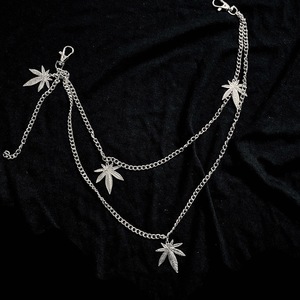 โซ่คล้องกางเกงพร้อมจี้รูปใบเมเปิ้ล สองชั้น ทำจากโลหะผสม ใช้เป็นเครื่องประดับเอวสำหรับแฟชั่นฮิปฮอป สไตล์สปริง 2025 - Product Image 2