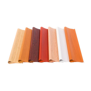 Panneaux suspendus en aluminium effet goutte d'eau, 7 types de couleurs imitation bois pour la décoration de plafond - Product Image 1