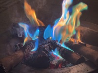 Ventes directes d'usine 10g 25g 30g 35g 40g Flammes magiques Feu Couleur changeante Paquets pour feu de camp et fête Bonfire Fournitures