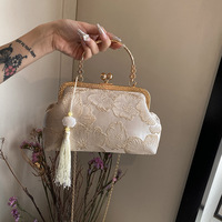 Nouveau sac à main traditionnel de style chinois, design floral élégant, adapté aux cheongsams et aux Hanfu, simplicité urbaine, fermeture à fermoir doré