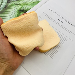 Juguete de simulación de comida: Tostada de plástico para amasar, con música, descompresión y ventilación, juguete creativo para niños - Product Image 3