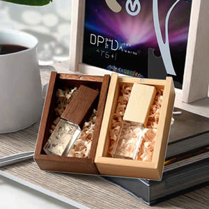 سيارة من خشب بندرييف من من من من من من من من من من على على شكل شعار مخصص بمحرك أقراص من أجل الاستخدام الترويجي لحفلات الزفاف في أعياد الميلاد - Product Image 1