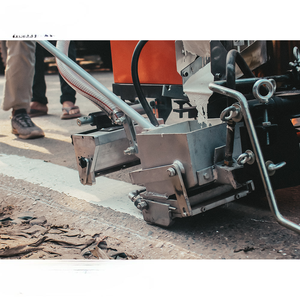 Machine de marquage routier thermoplastique manuelle pour lignes de passage de piétons, largeur réglable 100-450 mm et faible coût d'entretien - Product Image 4