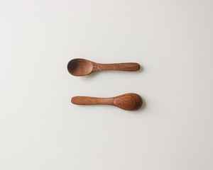 Cuillères en bois artisanales pour la cuisine, le service, le mélange et la préparation des aliments, fabriquées à partir de matériaux naturels durables - Product Image 3