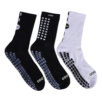 Chaussettes de sport antidérapantes confortables pour l'équipage pour le football Football Chaussettes à poignée personnalisée Fabricant Chaussettes athlétiques pour le basket-ball