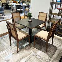 Design personnalisé d'usine Chaises en bois pour restaurants d'occasion commerciaux Chaises de bar en bois massif pour la maison