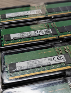 หน่วยความจำ DDR5 32กิกะไบต์แรม5600เมกะเฮิรตซ์ ECC REG M321R4GA3BB6-CQKET หน่วยความจำ Ddr5 32กรัมรองรับหน่วยความจำ DDR5ความเร็วสูงถึง6400เมกะเฮิรตซ์ - Product Image 2