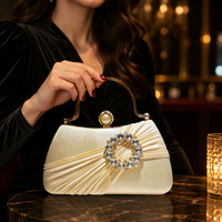 Pochette de soirée élégante pour femme en satin, sac à main formel avec chaîne, bandoulière, anneau en strass et plissé