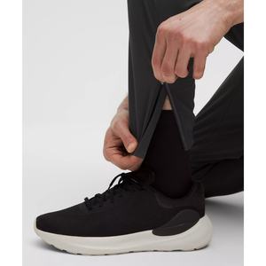 Pantalones Deportivos Minimalistas de Nailon Personalizados, Resistentes al Viento, de Corte Recto y Bien Hechos para Hombre - Product Image 4