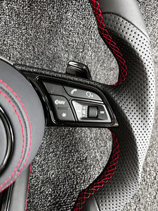 Volant sport de luxe en cuir et fibre de carbone compatible Audi Golf Land Cruiser pour A3 A4 A5 RS3 <span class=keywords><strong>S3</strong></span> Q5 TT R8 - Product Image 3