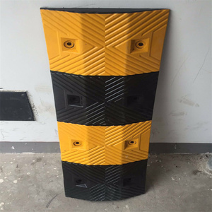 Резиновые портативные дорожные лежачие полицейские барьеры (лежачие полицейские) с канавкой для прорези, промышленные лежачие полицейские, дорожные лежачие полицейские - Product Image 1