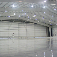 Bâtiment en structure métallique préfabriquée à panneaux sandwich certifié CE/ISO9001 pour petit hangar d'avions personnels et d'hélicoptères