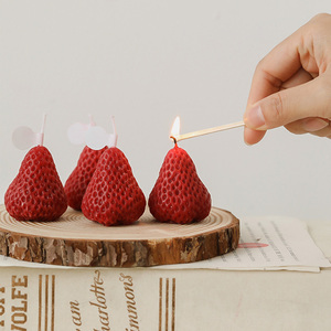 2022 China Factory Hot Selling Soy Wax Cute Strawberry Scented aroma Candles Custom Logo For Party Decoration