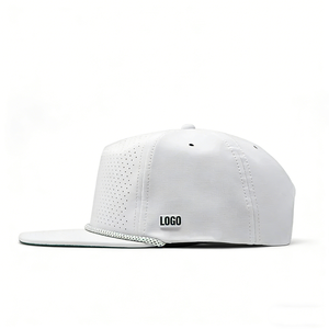 Casquette de golf professionnelle à 5 panneaux avec visière plate, trous découpés au laser, respirante, imperméable, en nylon de haute qualité, détail en corde - Product Image 2