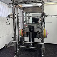 Équipement de fitness multifonctionnel tout-en-un, rack de musculation avec machine Smith pour l'entraînement des jambes, de la poitrine et des triceps