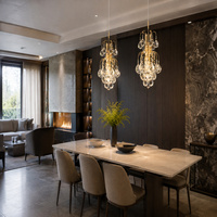Goldfarbene Kristall-Pendelleuchte mit tropfenförmigen Prismen für Eingangsbereich, Nachttisch, Flur, Esszimmer, Hotel, Restaurant