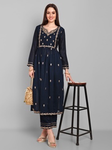 Longue Kurti en soie Vichitra de qualité supérieure pour la fête et les vêtements réguliers Kurtis à la mode pour les femmes à la quantité en gros - Product Image 6