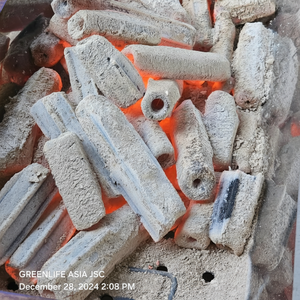 CKT Vietnam Briquette de sciure hexagonale Charbon de bois dur fait à la machine 7850J Calorie 3% Teneur en cendres pour le Moyen-Orient - Product Image 1