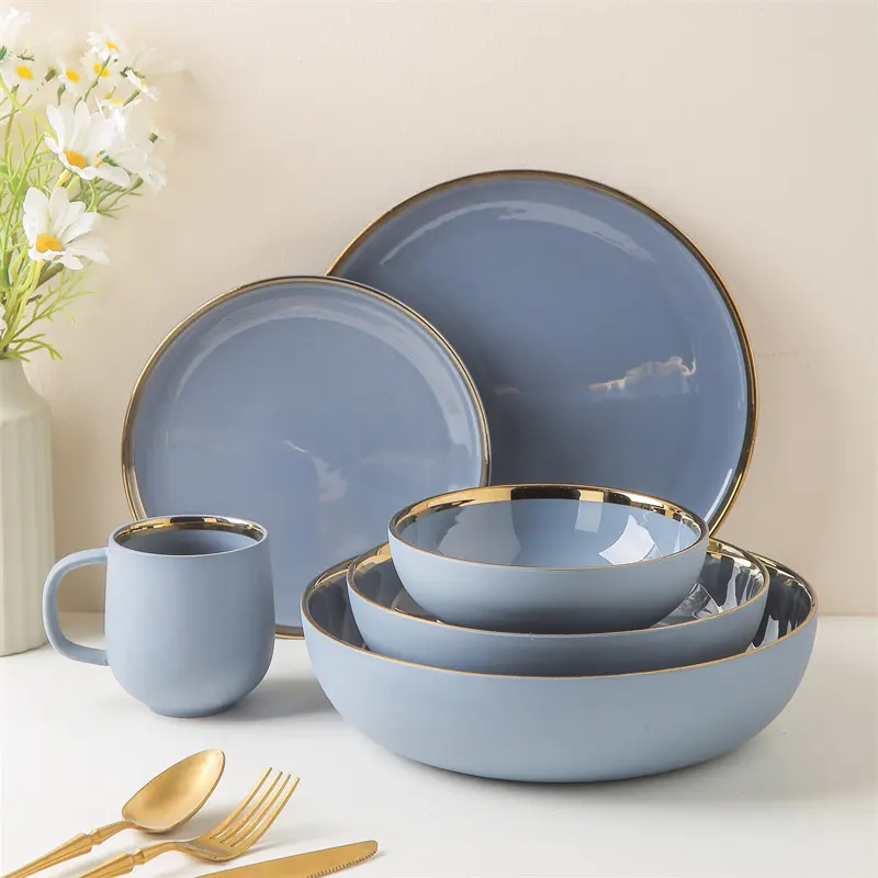 Ensembles de vaisselle de luxe de style nordique bleu glaçure Offre Spéciale, ensemble de vaisselle en porcelaine mate avec bord doré