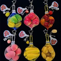 Un sac de pommes vertes - Breloque de sac pomme, accessoire de fruit simulé, design de niche, porte-clés fait main, petit accessoire créatif