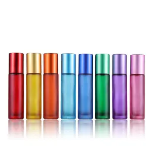 Bouteilles à roulettes d'huile essentielle givrées de 10ml en verre coloré, bouteille à roulettes en verre vide en Stock