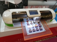 Plotter de Corte de Vinilo Industrial Mini A3/A4 de 430 mm, Pantalla a Color de 4.3 Pulgadas y Cámara, Corte de Contorno, Motor Paso a Paso