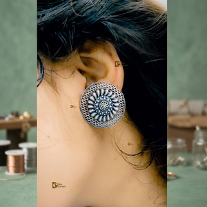 Pendientes de Plata Oxidada con Pedrería, Elegantes y Modernos, para Fiestas Casuales, Hechos a Mano, Producto al por Mayor - Product Image 3
