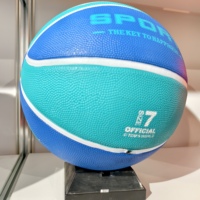 Ballon de basket en caoutchouc de haute qualité avec texture antidérapante pour un usage professionnel et amateur