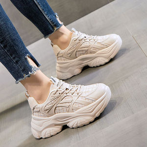 <span class=keywords><strong>Zapatillas</strong></span> de <span class=keywords><strong>mujer</strong></span> negras de moda, populares en línea, súper tendencia 2023, nuevas para primavera y otoño, estilo estudiantil, con suela gruesa que estiliza la figura, tipo Joker, Ins - Product Image 1