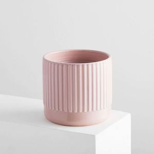 Pot à bougie en céramique rose cannelé, cylindrique, en cire de soja parfumée - Product Image 4