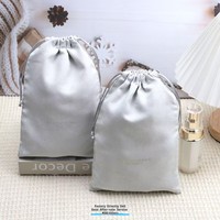 Haut de gamme Logo personnalisé imprimé velours Faux daim sac à cordon pour bijoux parfum cadeau poussière populaire velours Faux daim pochette