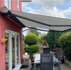 Nhà Máy 2025 Sản phẩm mới 4*2m có thể thu vào mái hiên với điều khiển từ xa dẫn ánh sáng cho ngoài trời vườn hoặc Patio sử dụng - Product Image 5