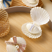 Moderne Handgemachte Organische Muschelförmige Sojawachs-Duftkerze in Muschelbox mit Perlenband Hochzeitsgeschenk Brautparty-Geschenk Weihnachtsgeschenk